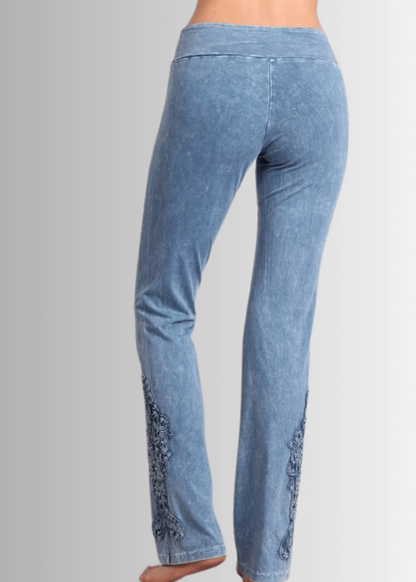 Mineral Washed Bootcut Jeggings Crochet DetaiL