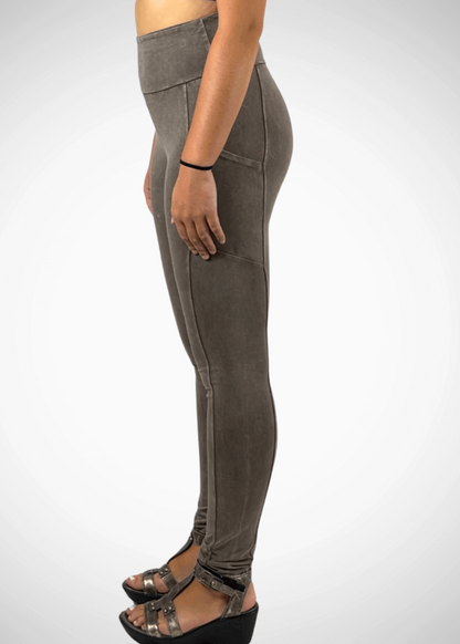 A Perfect Fit Pocket Leggings in Taupe