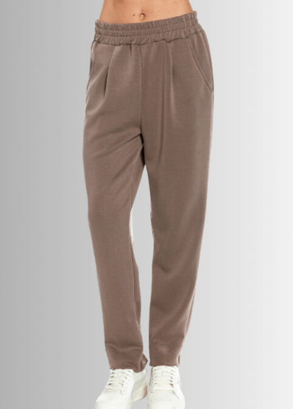 Jacqui Dreamy Soft Tapered Leg Pant